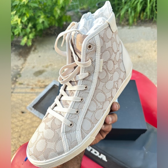 Females coach shoes never worn size 11 - Picture 1 of 4